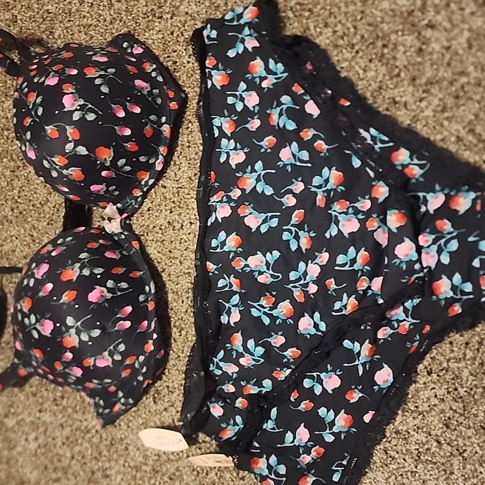 Victoria's Secret Black Lace Bra Intimates